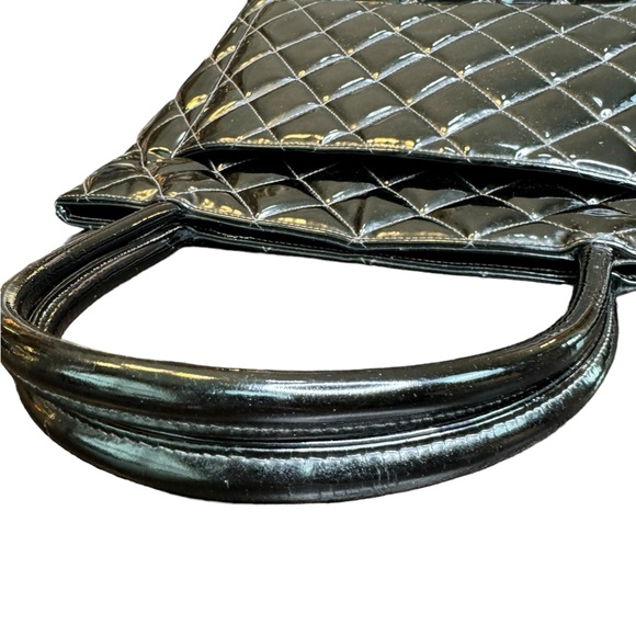 CHANEL Balck Quilted Patent Leather Tote - Picture 6 of 13